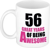 Mug 56 Great Years of Being Awesome Blanc et rose - Mug / tasse cadeau - 29e anniversaire / 56 ans