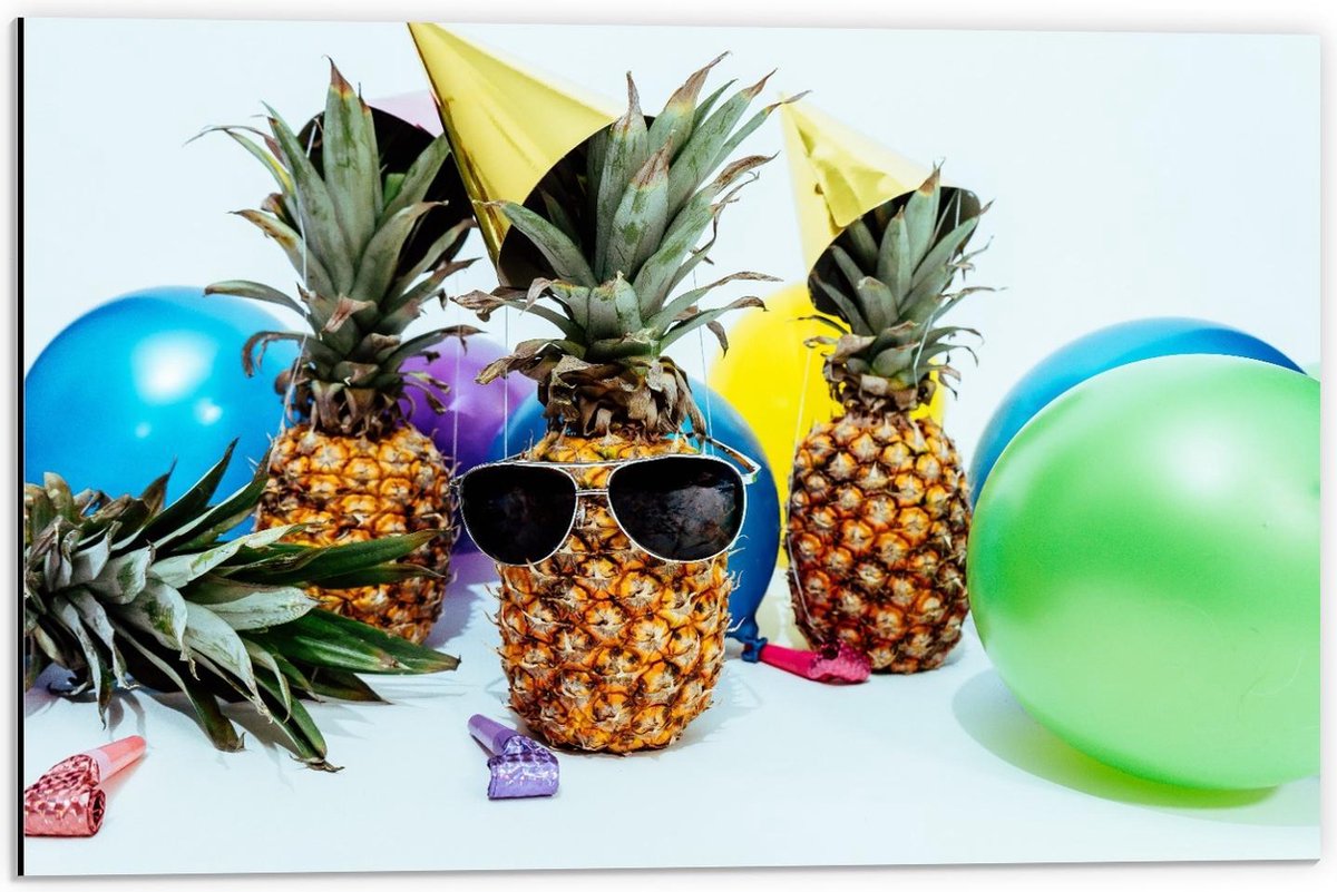 Dibond - Ananassen Vieren Feest - 60x40cm Foto op Aluminium (Met Ophangsysteem)