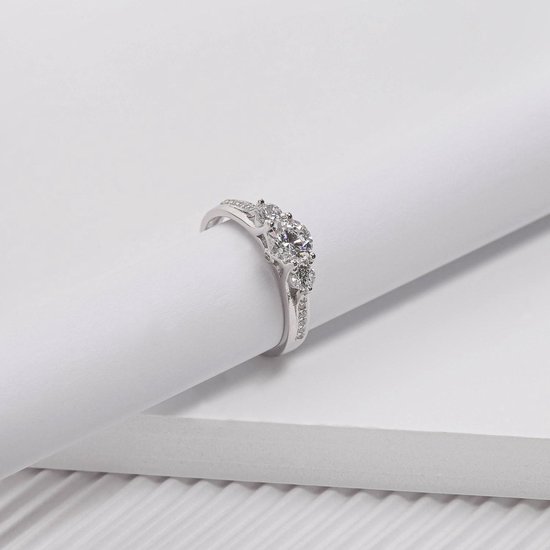 Bague en argent avec zircone