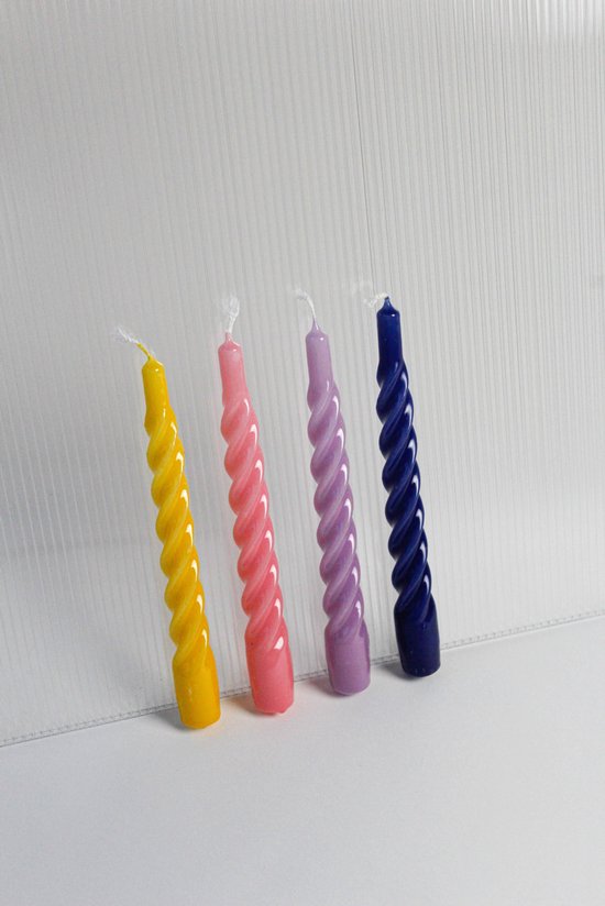 Set van 4 Gedraaide Kaarsen – Swirl Kaars – Twisted Candles – Spiral – Twirl Candle – Pastel – Roze – Lila – Geel – Blauw – trus.