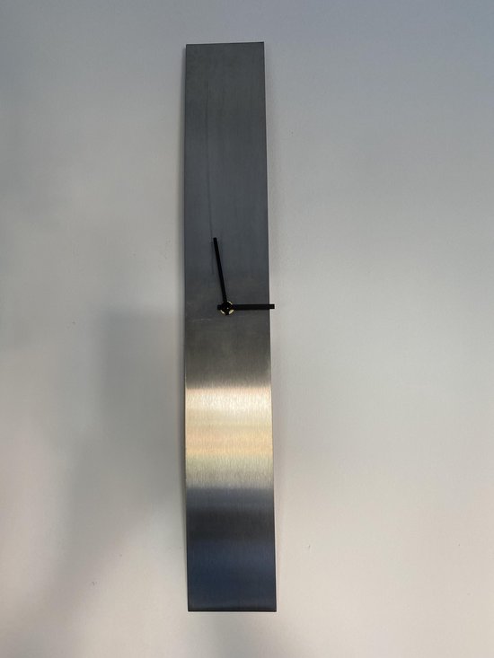 Wandklok Industrieel van RVS InterieurMaatwerk - Moderne klok - 55 cm x 8 cm