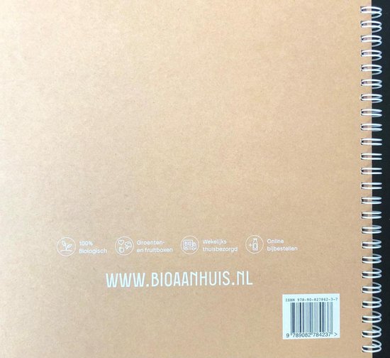 De achterkant van een kookboek met de tekst 'BIO AAN HUIS' en 'WWW.BIOAANHUIS.NL'.