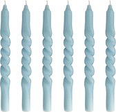 Candle Party X Kyra Vetketel - gedraaide kaarsen - twisted candles - Spiraal Effen licht blauw - set van 6