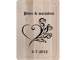 Snijplank Met eigen naam en datum - Ook eigen ontwerp mogelijk - Perfect cadeau voor valentijn - Beuken hout - 25x35cm - Snijplank