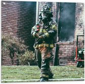 Tuinposter – Brandweerman - 80x80cm Foto op Tuinposter  (wanddecoratie voor buiten en binnen)