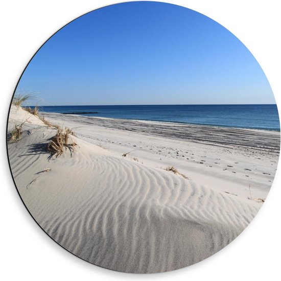 Dibond Wandcirkel - Wit strand aan de Blauwe Zee - 50x50cm Foto op Aluminium Wandcirkel (met ophangsysteem)