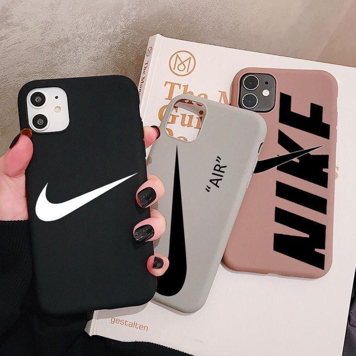 Iphone 12 Hoesje-Nike-Bruin | bol.com
