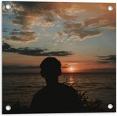 Tuinposter – Zakkende Zon in de Zee - 50x50cm Foto op Tuinposter  (wanddecoratie voor buiten en binnen)