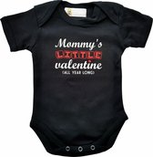 Zwarte romper met "Mommy's little valentine - all year long" - maat 74/80 - moeder, mama, moederdag, babyshower, zwanger, cadeautje, kraamcadeau, grappig, geschenk, baby, tekst, bodieke, vale