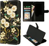 Casemania Hoesje Geschikt voor Apple iPhone 11 met Print - Portemonnee Book Case - Kaarthouder & Magneetlipje - Wilde Bloemen
