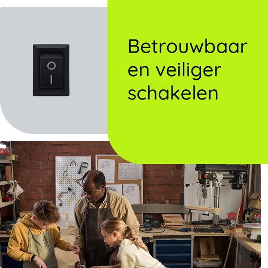 Zwarte tuimelschakelaar "O" "I" en een afbeelding van een man die twee kinderen leert hout bewerken.