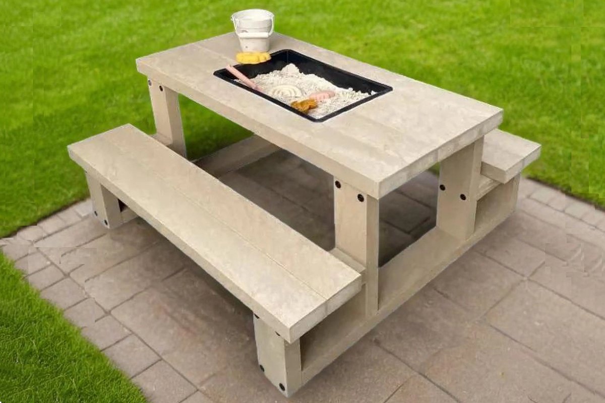Rockwood® Kinderpicknicktafel Vlier - Zwaar Kunststof - Sand Beige 1.20m inclusief montage op locatie Naturel
