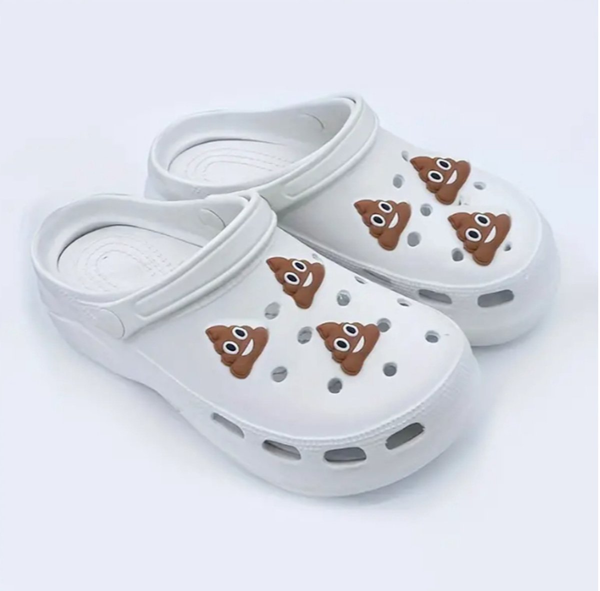 Schoen pins poep emoticon - pins lachende drol - charms poep - schoen accessoire - ook voor crocs
