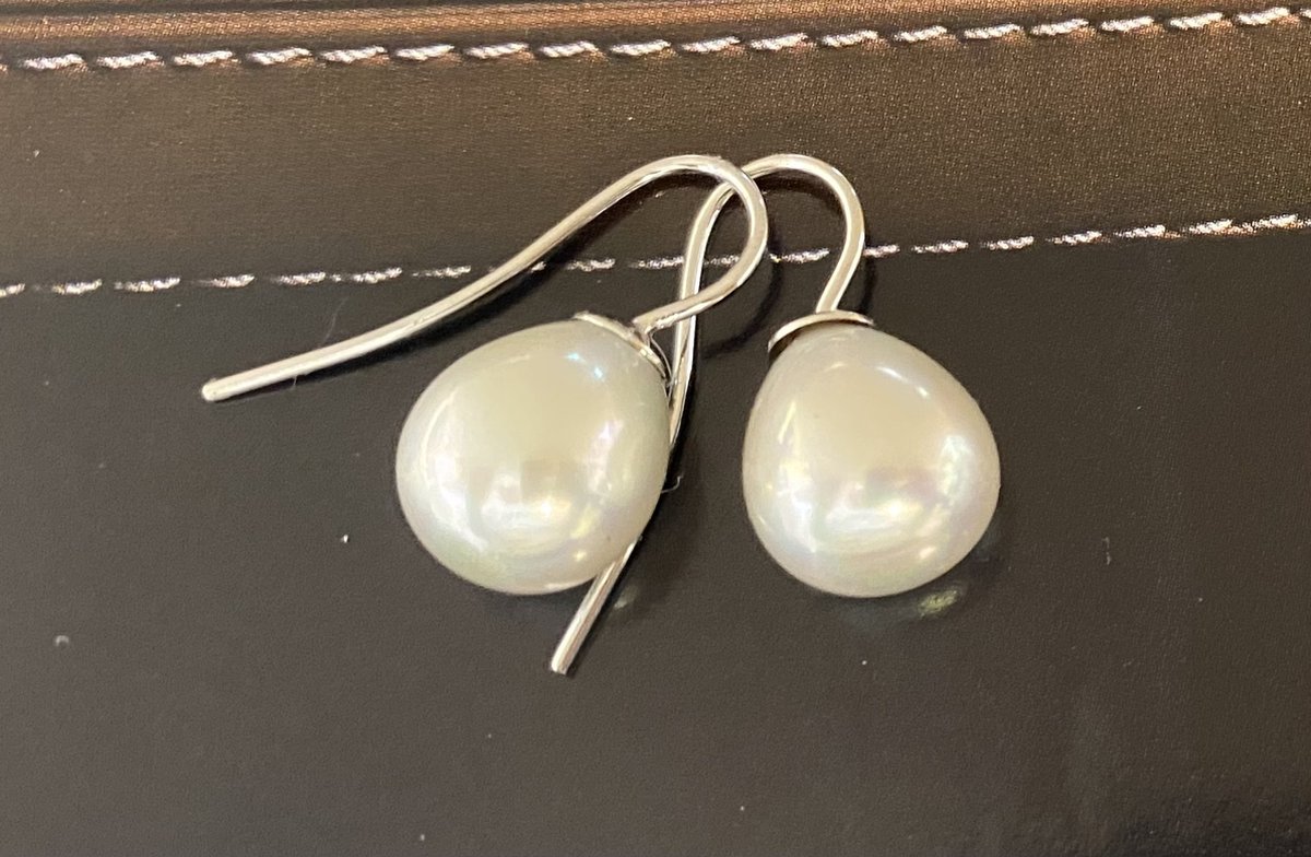 Parel oorbellen klein roomwit/zilver
