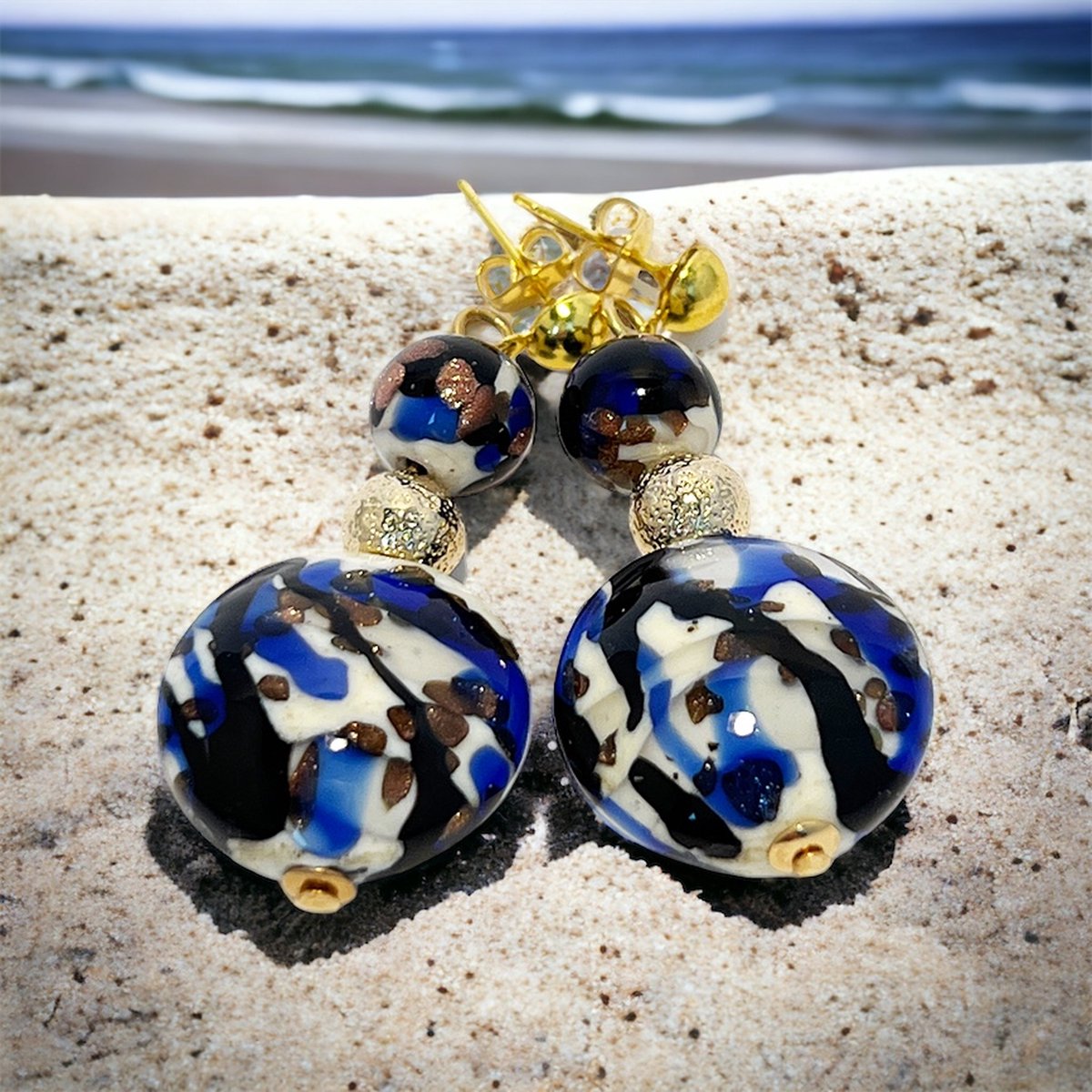 Corte Murrina - Murano glas oorbellen - 'Sorrento' Blu Serale - Blauw - 16mm - Exclusief bij Bella Murano