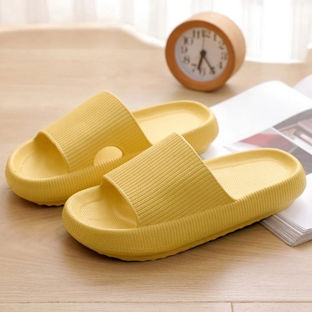 Klikkopers® - Cloud Slides - Slippers - Badslippers - Sloffen - Verdikte - Lichtgewicht - Super Zacht aan je Voeten - Anti-Slip - Geel - 40-41