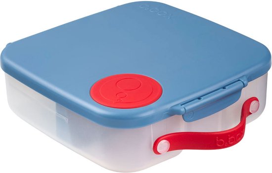 Blauwe b.box lunchbox met transparante onderkant, rood handvat en rode sluiting.
