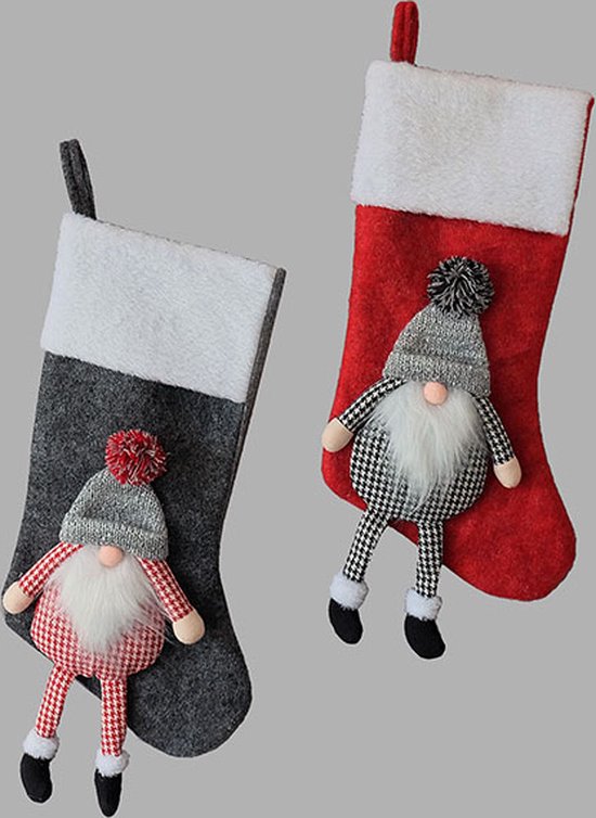 Foto: Kerstsok christmas stocking set van 2 rood en grijs met wichtel kerstmannetje 35 cm