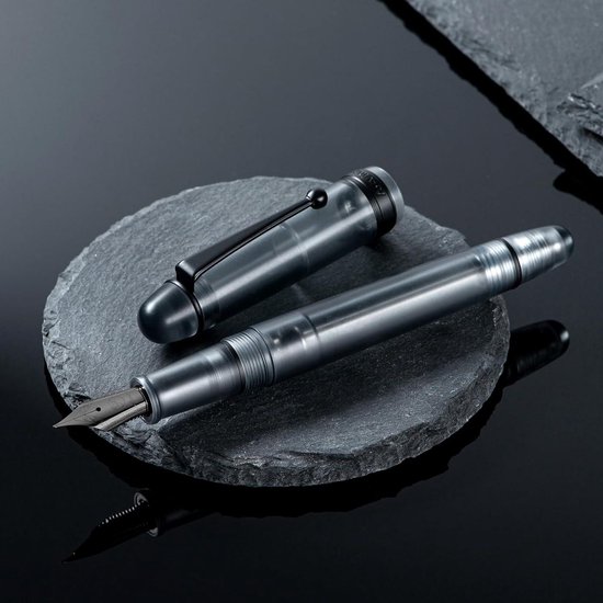Asvine V126 Vulpen – Mat Zwart, Fijne Punt, Met Vacuümvulsysteem – Acryl En Messing – Inclusief Pennendoosje