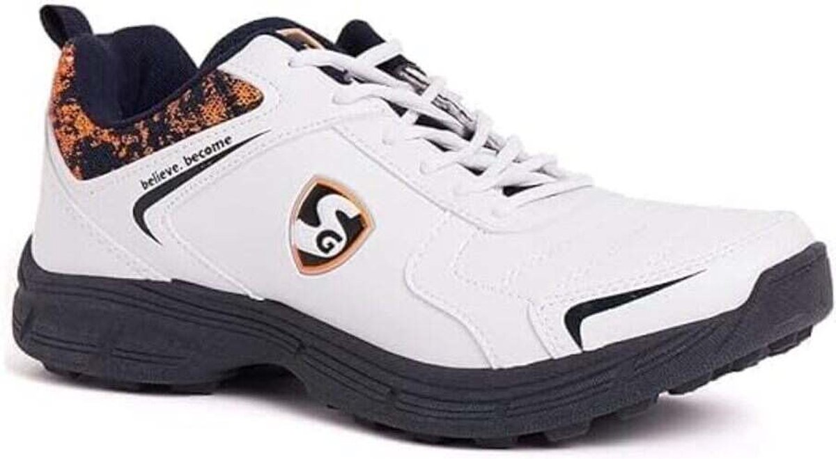 SG SAVAGE STUD Cricketschoen (Kleur: Wit, Marine & Oranje, Maat: UK7/ US8/ EU41) | Voor Heren & Jongens | Materiaal: Mesh & PVC | lichtgewicht | Verbeterde stabiliteit in het spel
