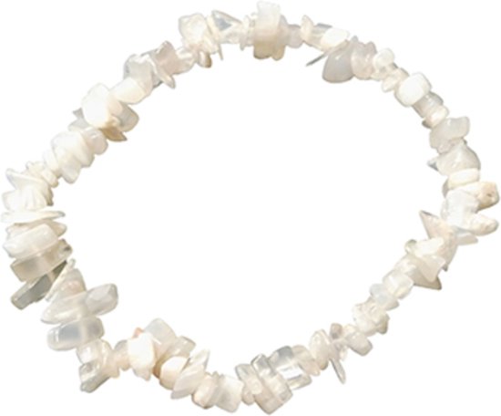 Bracelet fendu en pierre de lune blanche avec des éclats de pierre irréguliers.