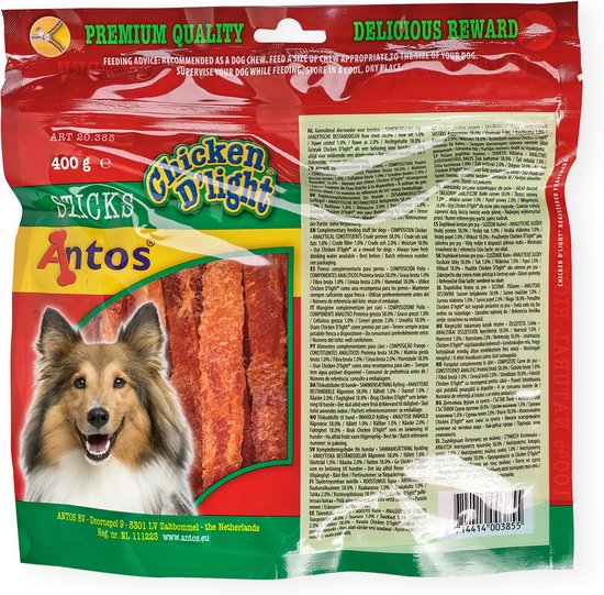 Rode verpakking Chicken D'light Sticks met kipreepjes, een Sheltie en productinformatie.