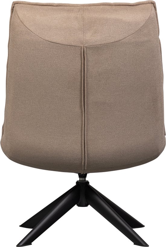 Achterkant van een zandkleurige fauteuil met een zwart stervoetonderstel.