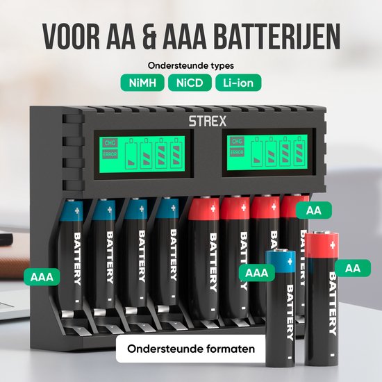 Zwarte Strex batterijlader met 8 AA en AAA batterijen geplaatst. Met LCD display.