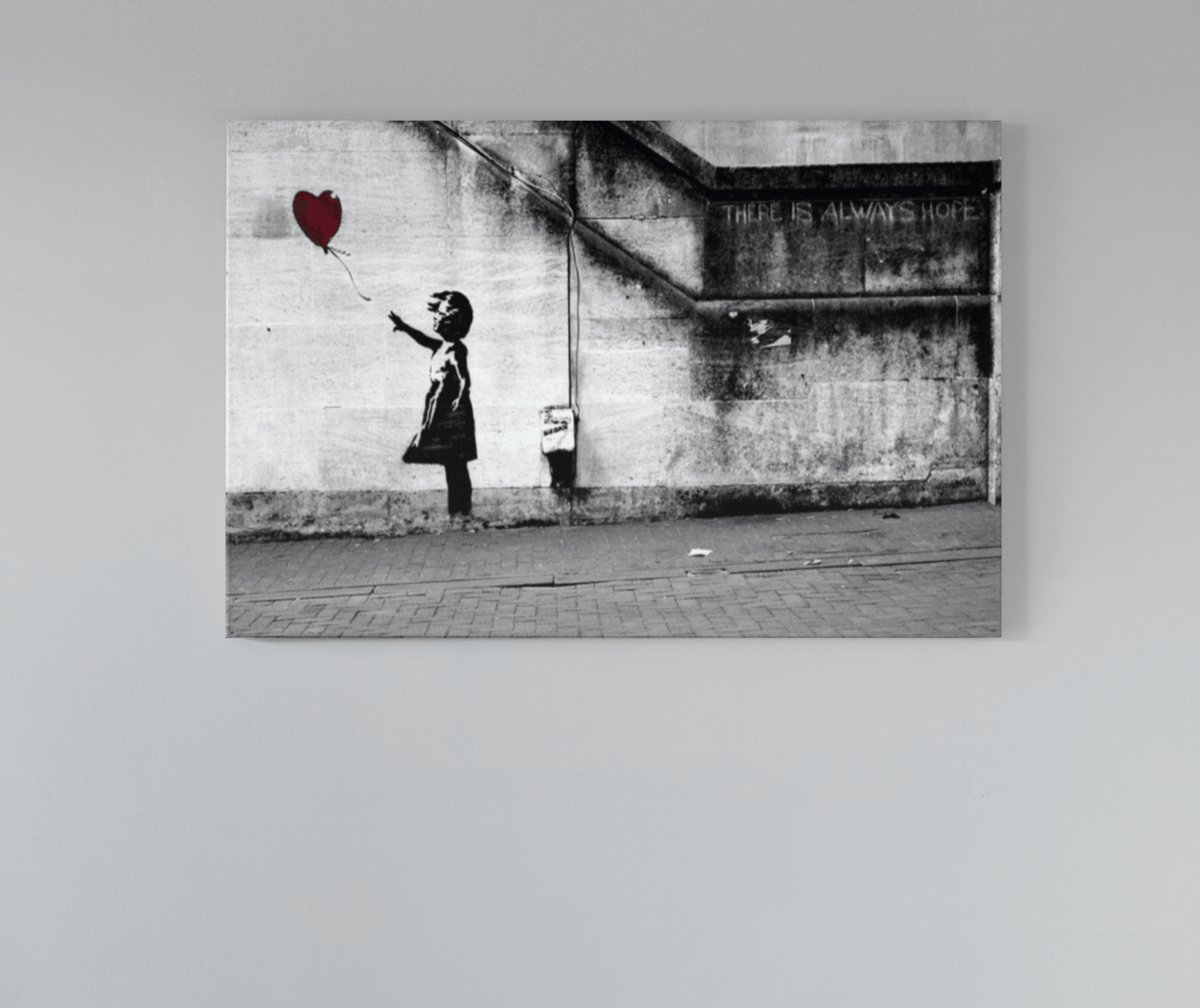 Canvas Schilderij - Banksy - Meisje en Hart - Muur Kunst - Graffiti - 90x60x2 cm