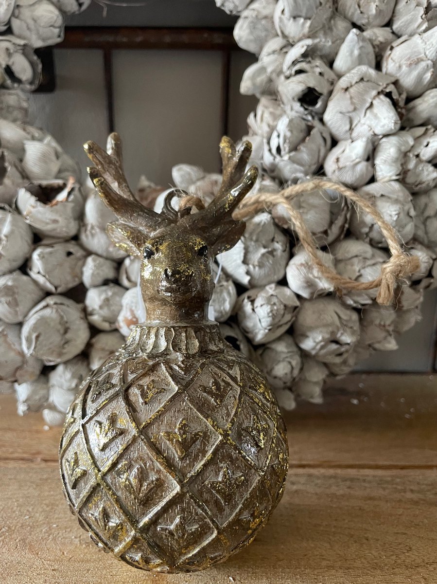 Hert hanger | Toefhanger | Kerstbal | Ornament | Herten | Kerst | Kerstmis | Winter | Woonaccessoires | Woonaccessoire | Decoratie | Decoratief | Verhuizen | Familie | Vrienden | Stoer | Hertje | Wonen | Woonkamer | Living | Landelijk | Industrieel