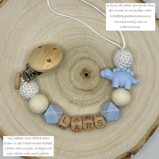 Foto: Babybeads speenkoord met naam blauwe dino gepersonaliseerd kraamcadeau