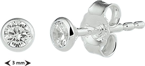 Zilveren oorsteker, 3 mm, met een witte zirkonia steen, gezet in een zilveren kastje.
