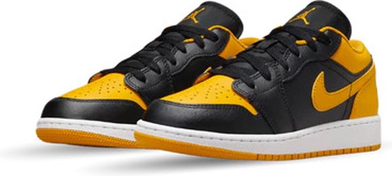 Nike Air Jordan 1 Mid Taxi (GS) | SALE € 130,50 (10% Korting)