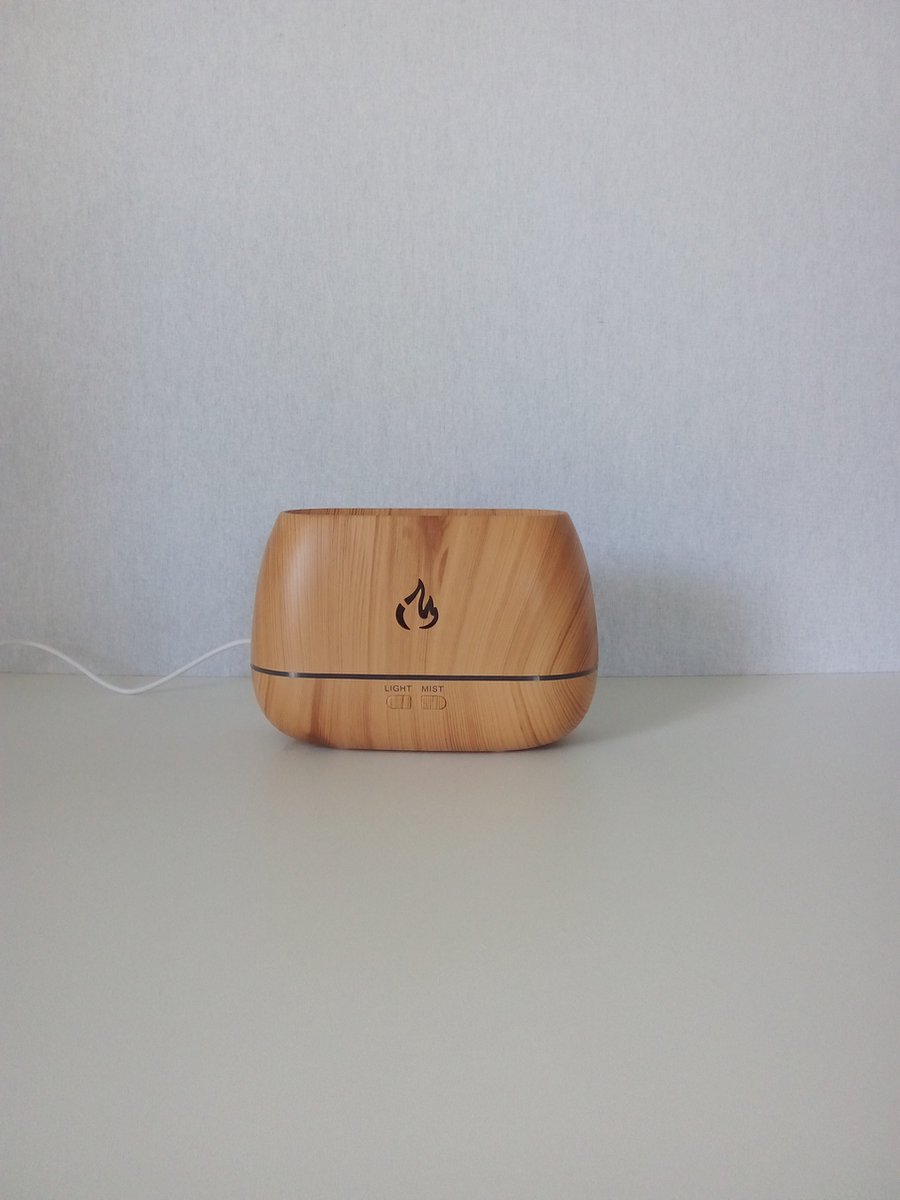 Goedkoopste licht hout 200 ML - Geurverspreider - Luchtbevochtiger - Vernevelaar Vlam Aroma Diffuser Aromatherapie