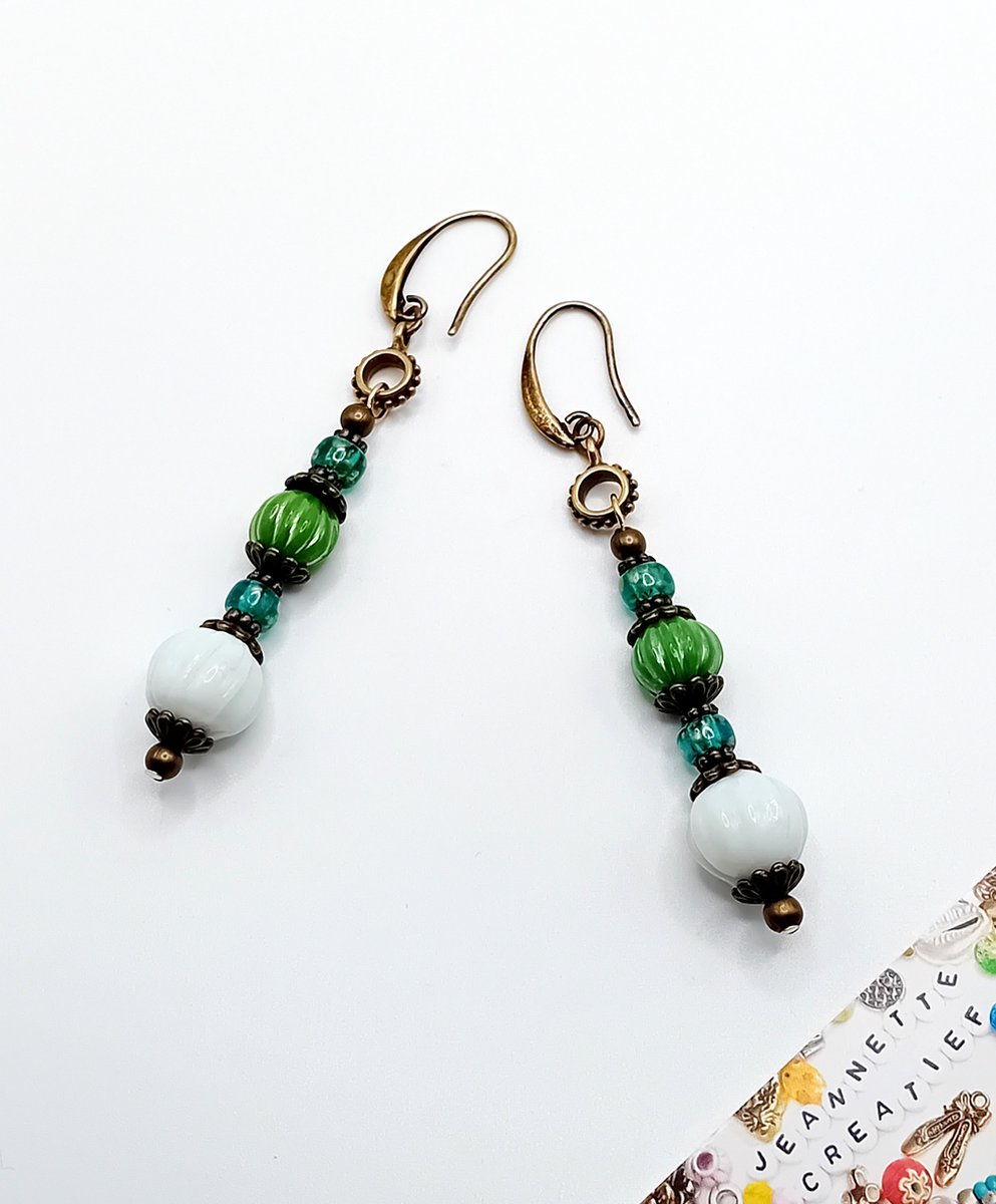 Jeannette-Creatief® - IBIZA - Oorhangers Brons met Tsjechische Glaskralen - Handgemaakte & Unieke Sieraden - Oorhangers - Matubo Beads - Oorbellen - Dames Oorbellen - Oorbellen Brons - Bohemien - Ibiza Chic - Eclectisch - Eclectische Oorbellen