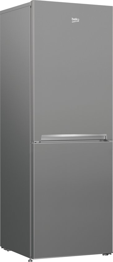Grijze Beko koel-vriescombinatie met een handvat boven het vriesvak.