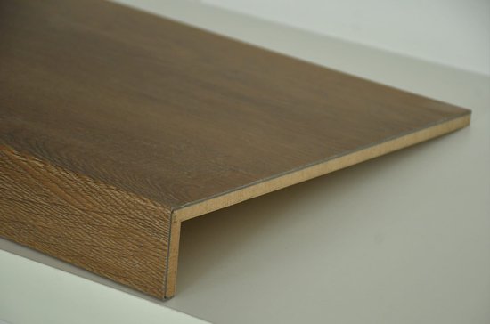 Foto: Pecan oak trap overzettreden pvc traprenovatie