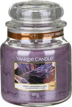 Yankee Candle Geurkaars Medium Dried Lavender & Oak - 13 cm / ø 11 cm