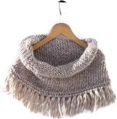 Beige tunnelsjaal met franjes, handgebreide colsjaal