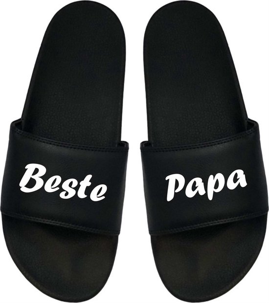 Tongs noires avec le texte blanc 'Beste Papa'.