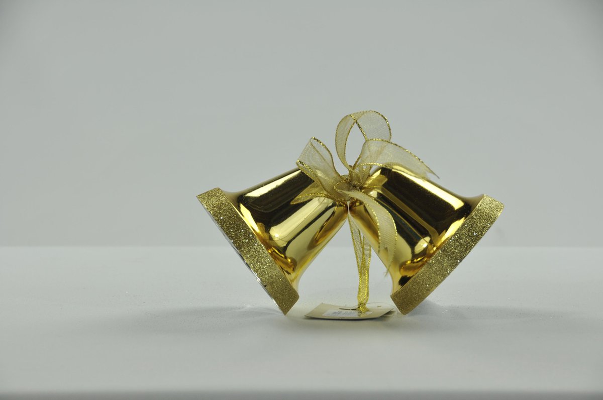 Kerstklokken 2x 10cm goud met strik (2 sets)