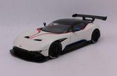 The 1:18 Diecast modelcar of the Aston Martin Vulcan of 2018 in Stratus White. The manufacturer of the scalemodel is AutoArt.