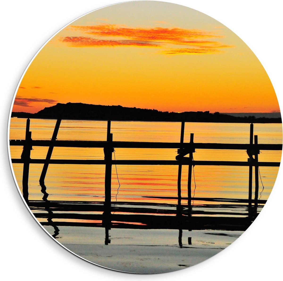 KuijsFotoprint - Schilderij - Houten Palen Aan Het Meer Met Zon - Zwart, Rood En Oranje - 
