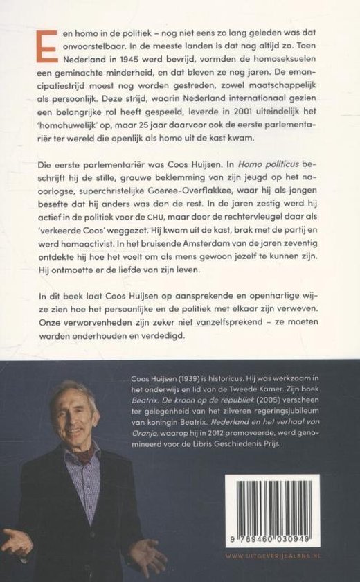 Portret van Coos Huijsen, beginnend bij de woorden Homo Politicus. De tekst op de achterkant is vertaald naar het Nederlands.