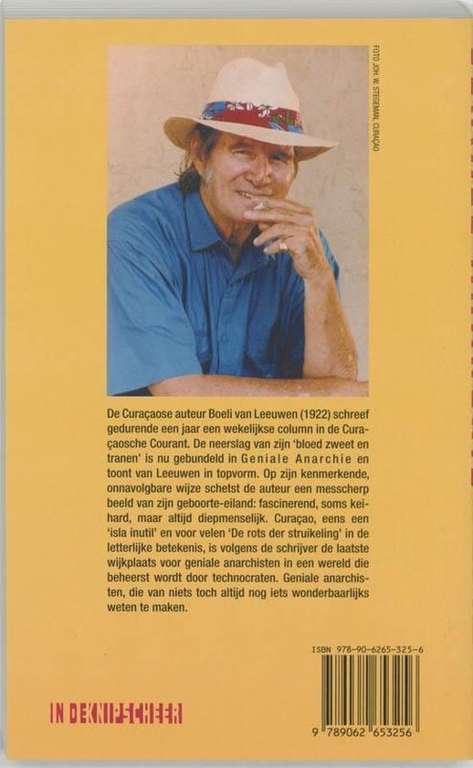 Achterkant boek met foto van Boeli van Leeuwen met hoed, rokende.