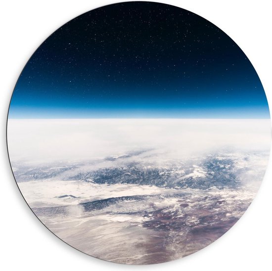 Dibond Wandcirkel - Satelliet Foto Boven Wolken en Sterren - 80x80cm Foto op Aluminium Wandcirkel (met ophangsysteem)