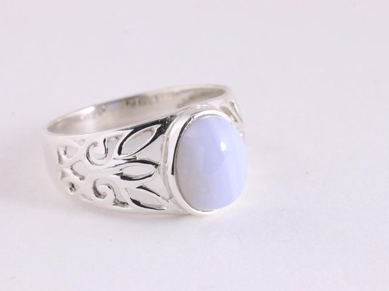 Opengewerkte zilveren ring met blauwe lace agaat