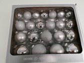 Luxe zilveren kerstballen set - 44 kerstballen