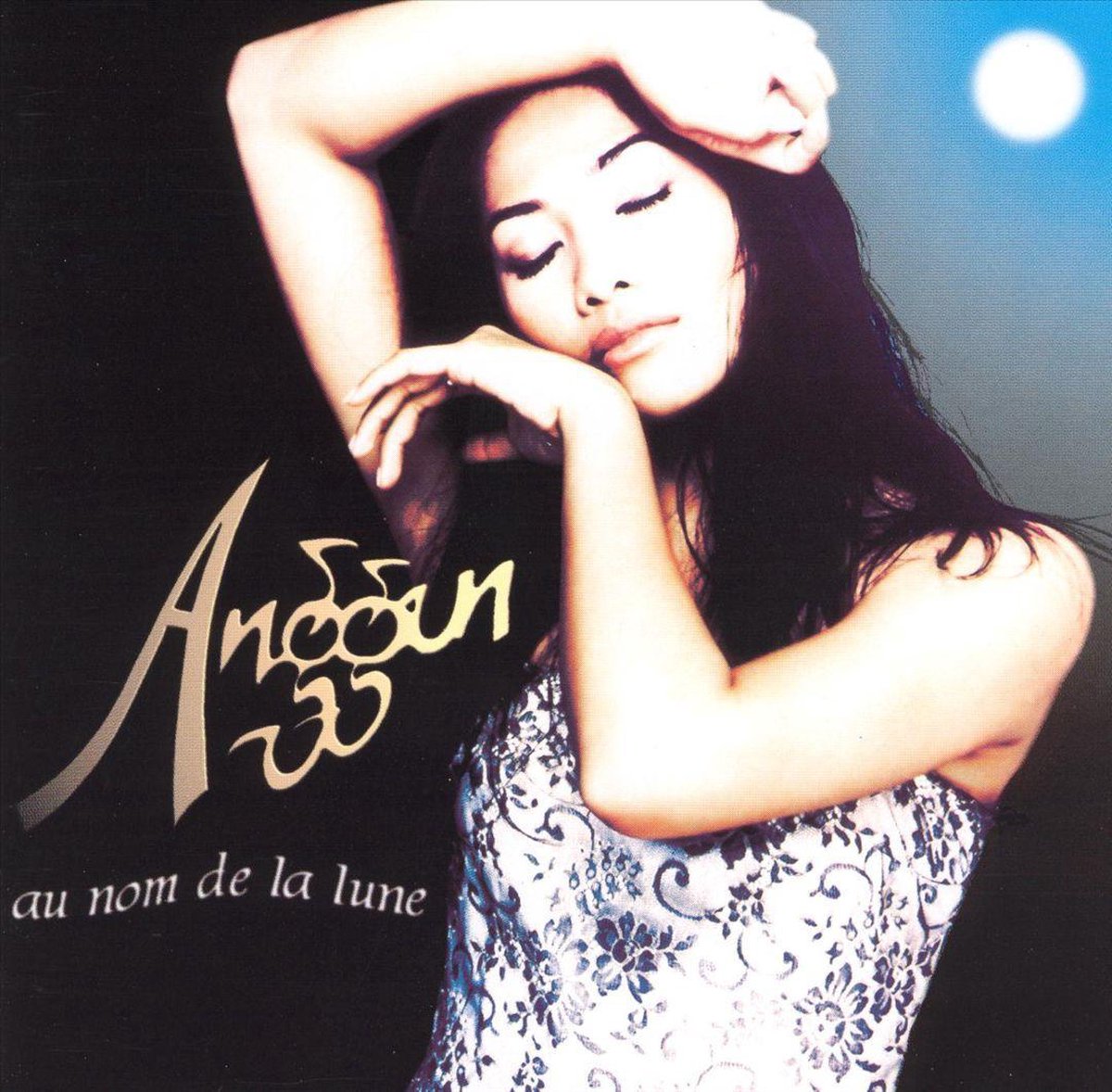 Au Nom De La Lune