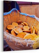 Schilderij - Traditioneel Marokkaans Brood in een mand — 60x90 cm